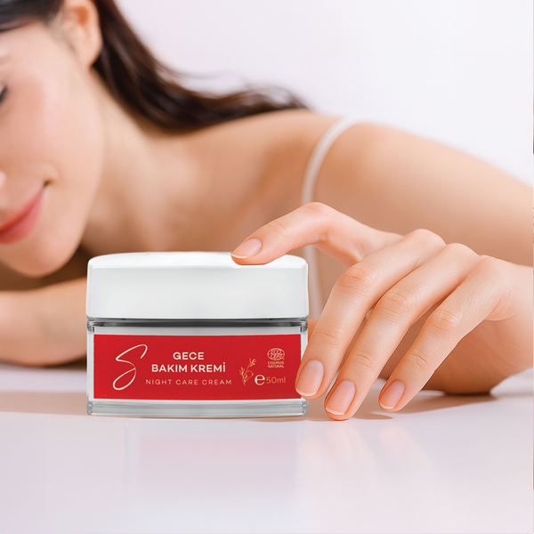 Kırışıklık Karşıtı, Sıkılaştırıcı ve Aydınlatıcı Gece Kremi