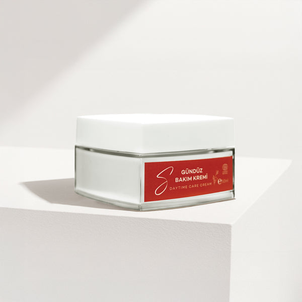 Yaşlanma Karşıtı Gündüz Kremi – Doğal İçerikli, Aydınlatıcı 50ml